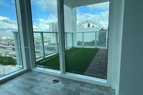Copropriété à vendre à Miami, Floride: 2 chambres, 104.33 m2 № 1950815 - photo 12