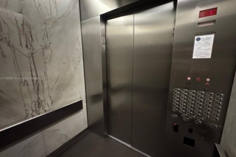 Copropriété à vendre à Miami, Floride: 2 chambres, 104.33 m2 № 1950815 - photo 4