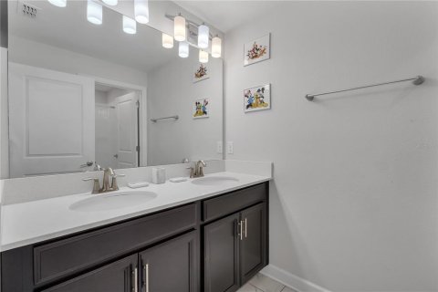 Townhouse in Davenport, Florida 4 bedrooms, 176.7 sq.m. № 1828445 - photo 20