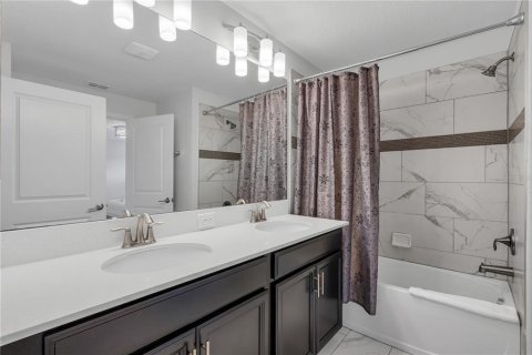 Townhouse in Davenport, Florida 4 bedrooms, 176.7 sq.m. № 1828445 - photo 15