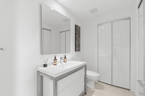 Купить кондоминиум в Санрайз, Флорида 5 комнат, 131.92м2, № 2085214 - фото 25