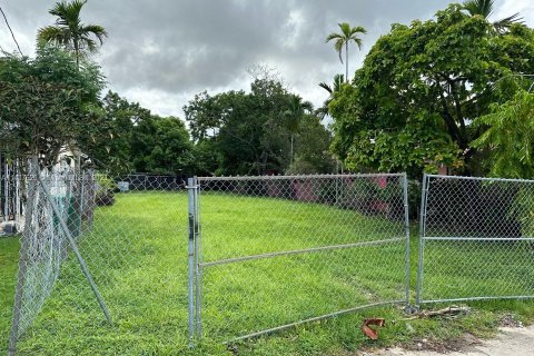 Land in Miami, Florida № 691953 - photo 1