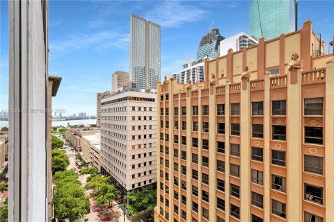Apartment in Miami, Florida 1 bedroom, 48.87 sq.m. № 2264857 - photo 10