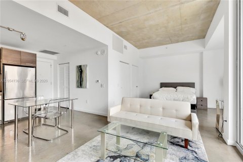 Apartment in Miami, Florida 1 bedroom, 48.87 sq.m. № 2264857 - photo 3