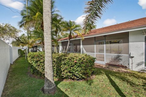 Villa ou maison à vendre à Tamarac, Floride: 2 chambres, 100.33 m2 № 2042071 - photo 30