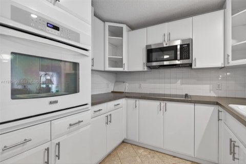 Villa ou maison à vendre à Tamarac, Floride: 2 chambres, 100.33 m2 № 2042071 - photo 12