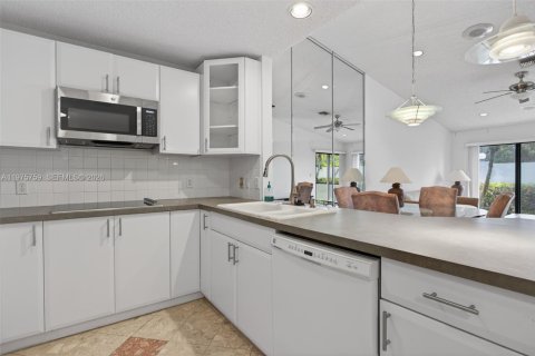 Villa ou maison à vendre à Tamarac, Floride: 2 chambres, 100.33 m2 № 2042071 - photo 13