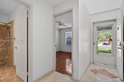 Villa ou maison à vendre à Tamarac, Floride: 2 chambres, 100.33 m2 № 2042071 - photo 16