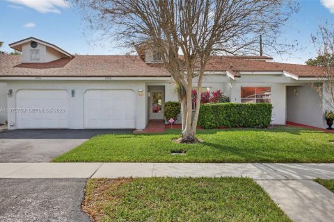 Villa ou maison à Tamarac, Floride 2 chambres, 100.33 m2 № 2042071