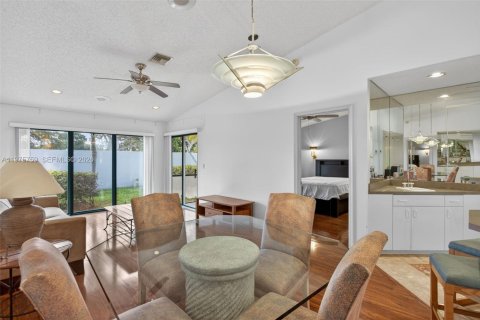 Villa ou maison à vendre à Tamarac, Floride: 2 chambres, 100.33 m2 № 2042071 - photo 7