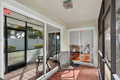 Villa ou maison à vendre à Tamarac, Floride: 2 chambres, 100.33 m2 № 2042071 - photo 26