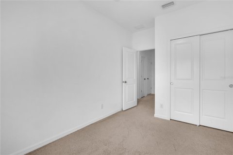 Townhouse in Winter Garden, Florida 3 bedrooms, 170.75 sq.m. № 1905684 - photo 18