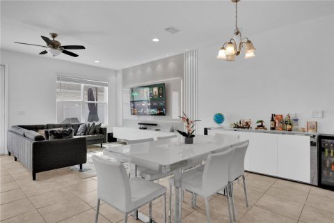 Townhouse in Winter Garden, Florida 3 bedrooms, 170.75 sq.m. № 1905684 - photo 5