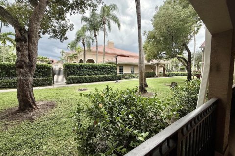 Condo in Pembroke Pines, Florida, 2 bedrooms  № 1925512 - photo 3