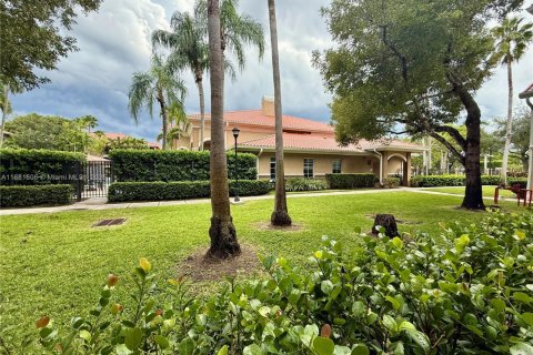 Condo in Pembroke Pines, Florida, 2 bedrooms  № 1925512 - photo 4