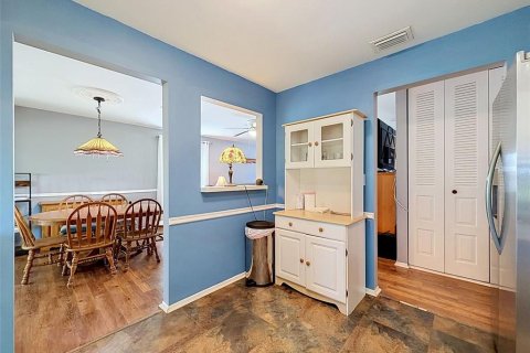 House in Port Richey, Florida 2 bedrooms, 139.91 sq.m. № 2393749 - photo 16
