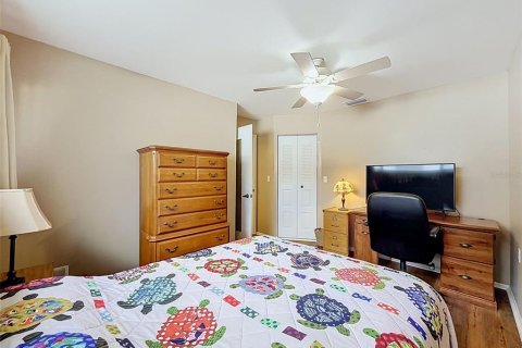 House in Port Richey, Florida 2 bedrooms, 139.91 sq.m. № 2393749 - photo 22