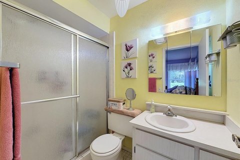 House in Port Richey, Florida 2 bedrooms, 139.91 sq.m. № 2393749 - photo 20