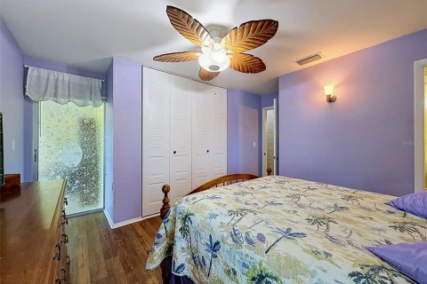 House in Port Richey, Florida 2 bedrooms, 139.91 sq.m. № 2393749 - photo 19