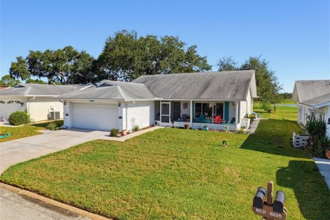 House in Port Richey, Florida 2 bedrooms, 139.91 sq.m. № 2393749 - photo 4