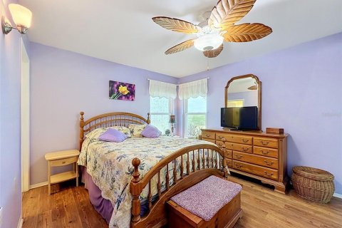 House in Port Richey, Florida 2 bedrooms, 139.91 sq.m. № 2393749 - photo 17