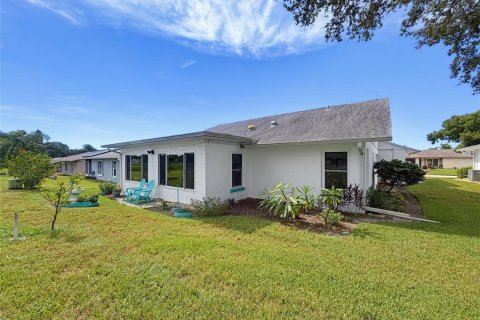 House in Port Richey, Florida 2 bedrooms, 139.91 sq.m. № 2393749 - photo 27