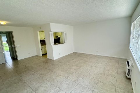 Condominio en venta en West Palm Beach, Florida, 1 dormitorio, 51.84 m2 № 1269303 - foto 2