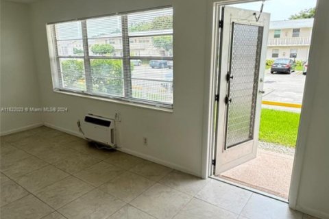 Condominio en venta en West Palm Beach, Florida, 1 dormitorio, 51.84 m2 № 1269303 - foto 6