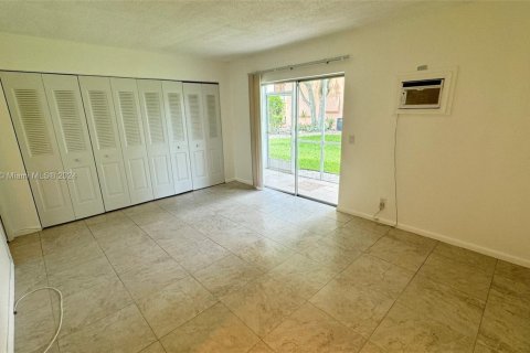 Condominio en venta en West Palm Beach, Florida, 1 dormitorio, 51.84 m2 № 1269303 - foto 18
