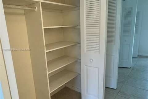 Condominio en venta en West Palm Beach, Florida, 1 dormitorio, 51.84 m2 № 1269303 - foto 9