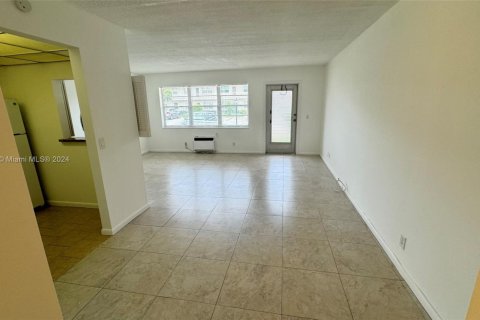 Condominio en venta en West Palm Beach, Florida, 1 dormitorio, 51.84 m2 № 1269303 - foto 20