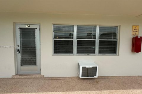 Condominio en venta en West Palm Beach, Florida, 1 dormitorio, 51.84 m2 № 1269303 - foto 23