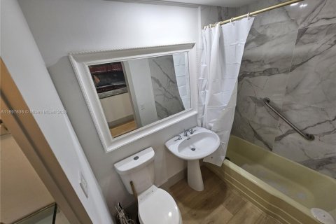 Copropriété à louer à Miami, Floride: 44.59 m2 № 1948829 - photo 16