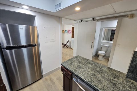 Copropriété à louer à Miami, Floride: 44.59 m2 № 1948829 - photo 14