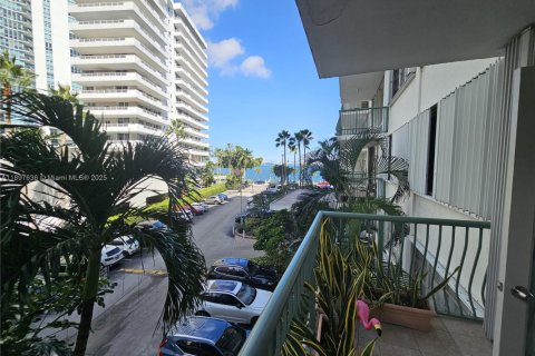 Copropriété à louer à Miami, Floride: 44.59 m2 № 1948829 - photo 4