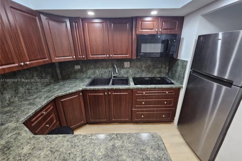 Copropriété à louer à Miami, Floride: 44.59 m2 № 1948829 - photo 13