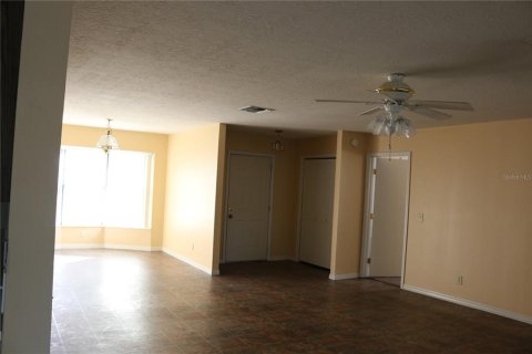 House in Dunnellon, Florida 2 bedrooms, 153.85 sq.m. № 1906792 - photo 7