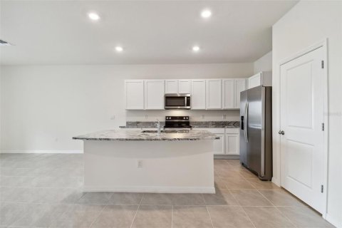 Townhouse in Land O' Lakes, Florida 3 bedrooms, 155.43 sq.m. № 1833668 - photo 20