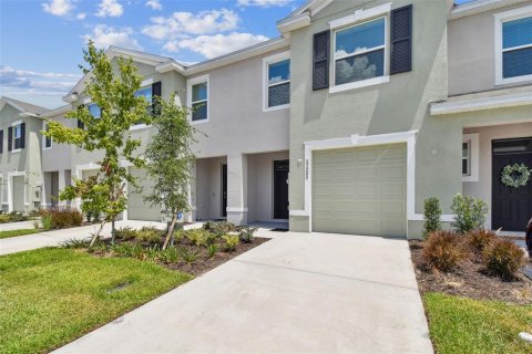 Townhouse in Land O' Lakes, Florida 3 bedrooms, 155.43 sq.m. № 1833668 - photo 3