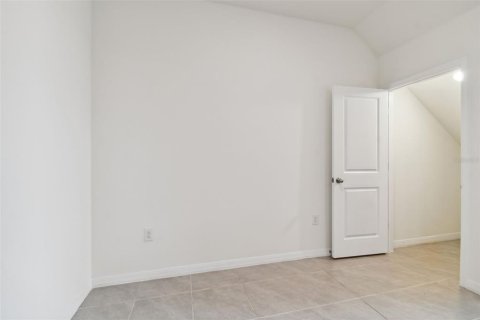 Townhouse in Land O' Lakes, Florida 3 bedrooms, 155.43 sq.m. № 1833668 - photo 14