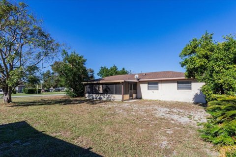 Villa ou maison à louer à Deltona, Floride: 3 chambres, 152.27 m2 № 1911775 - photo 19