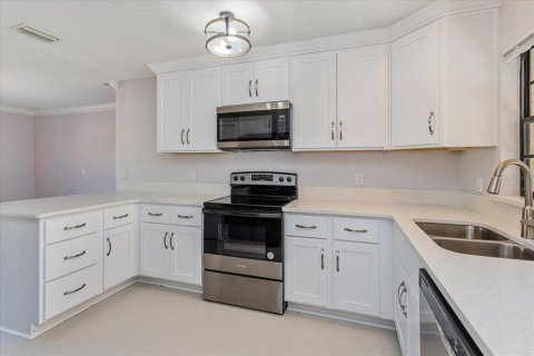 Villa ou maison à louer à Deltona, Floride: 3 chambres, 152.27 m2 № 1911775 - photo 12