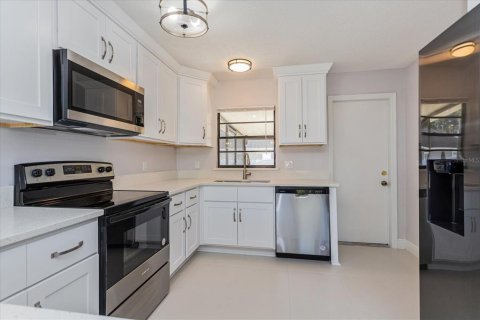 Villa ou maison à louer à Deltona, Floride: 3 chambres, 152.27 m2 № 1911775 - photo 11