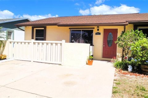 Villa ou maison à vendre à Bradenton, Floride: 2 chambres, 97.55 m2 № 1630620 - photo 6