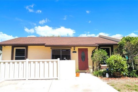 Villa ou maison à vendre à Bradenton, Floride: 2 chambres, 97.55 m2 № 1630620 - photo 1