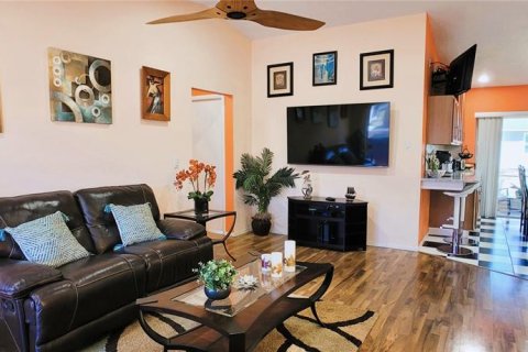 Villa ou maison à vendre à Bradenton, Floride: 2 chambres, 97.55 m2 № 1630620 - photo 2