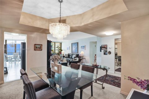 Condo in Aventura, Florida, 2 bedrooms  № 1896811 - photo 14