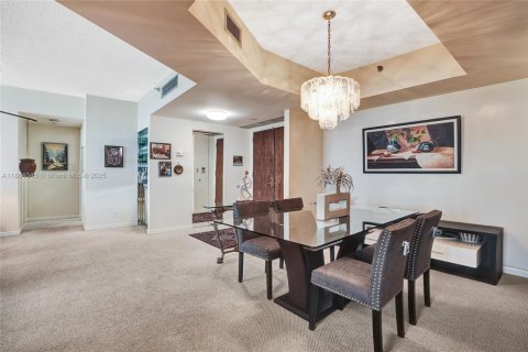 Condo in Aventura, Florida, 2 bedrooms  № 1896811 - photo 15