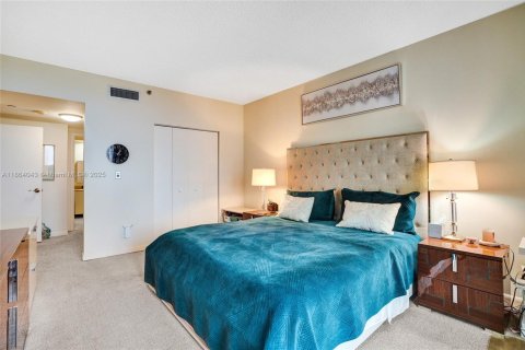 Condo in Aventura, Florida, 2 bedrooms  № 1896811 - photo 19