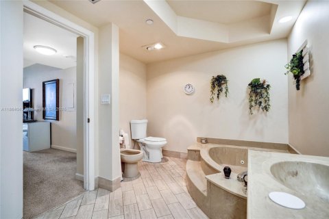Condo in Aventura, Florida, 2 bedrooms  № 1896811 - photo 21